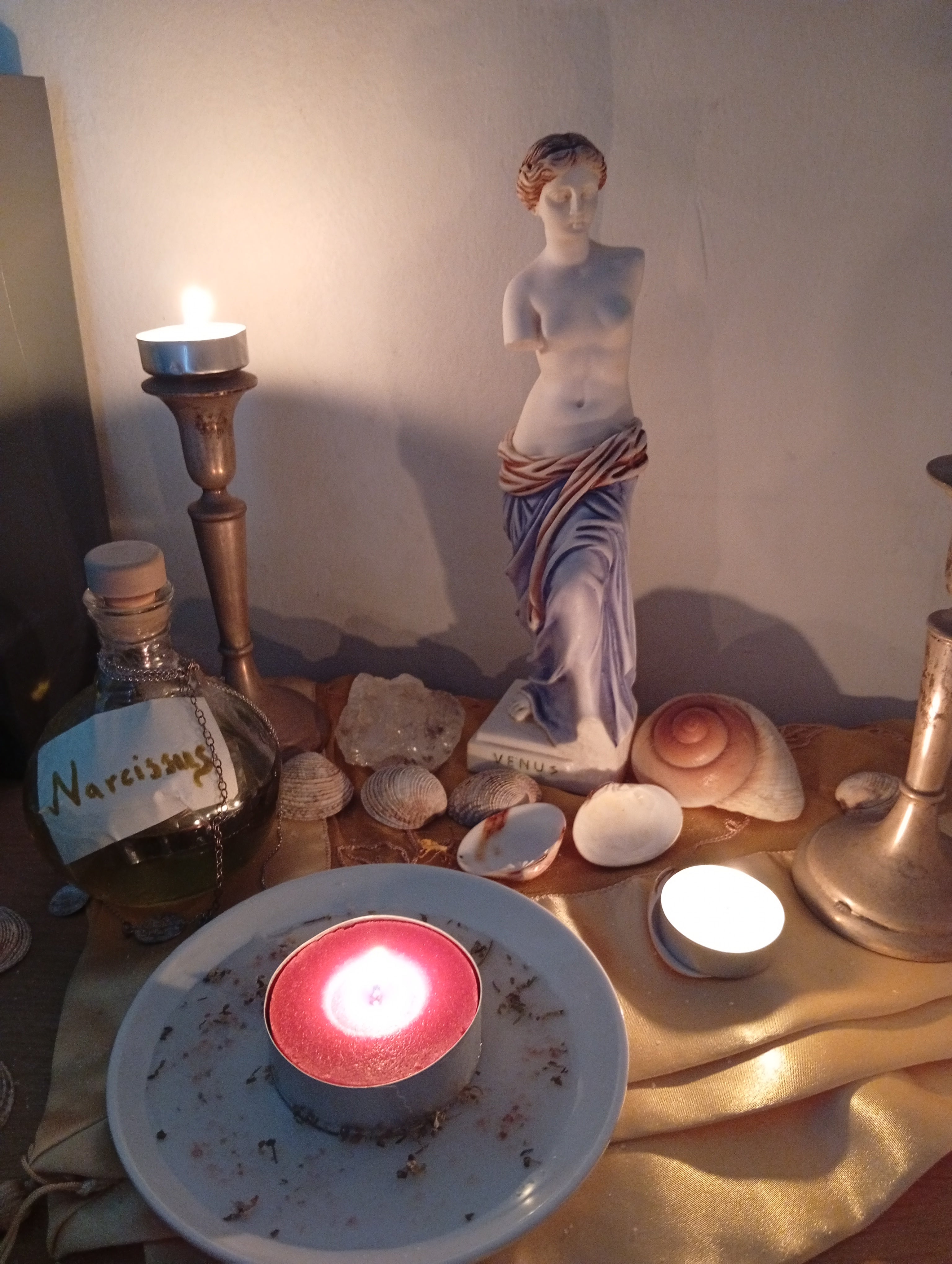 Siren glamour spell with Aphrodite